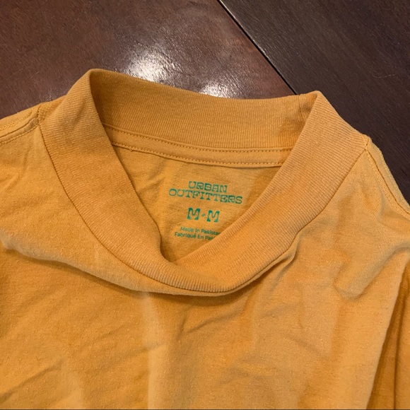 Men’s Urban Outfitters Mock Neck Long sleeve NWT - Picture 3 of 4